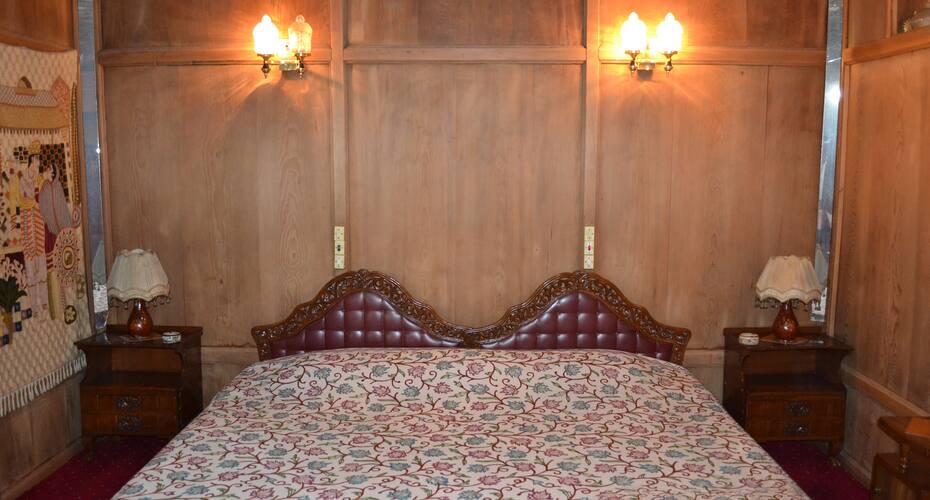 New Sydney Houseboat, Srinagar 3